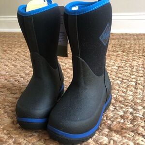 New w Tag: The Muck Boot Company Element Boot. Size US 7